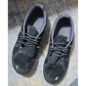 On Cloud Men's Black White Running Shoes Sneakers Size 9